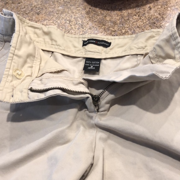 New York & Company Khaki Tan Shorts Women’s 8 - Picture 9 of 15